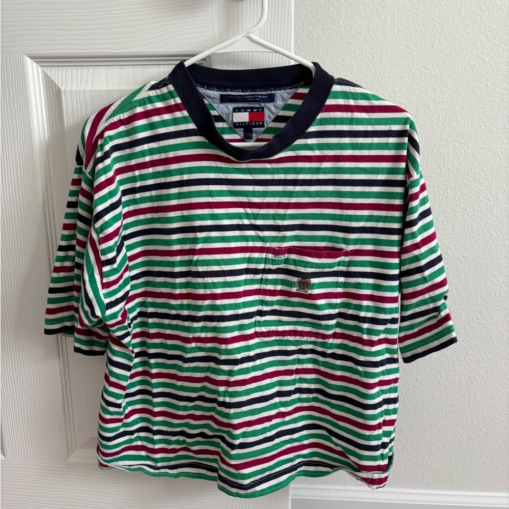 90’s Tommy Hilfiger striped t-shirt
Large- 21 inch bust and 21.5 inch length